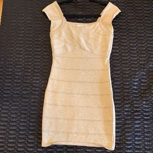 💛 Gold | Body-con | Forever 21 dress - worn once to a New Year party 🎉